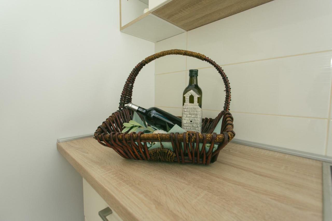 Apartments Kampanel Каштела Екстер'єр фото