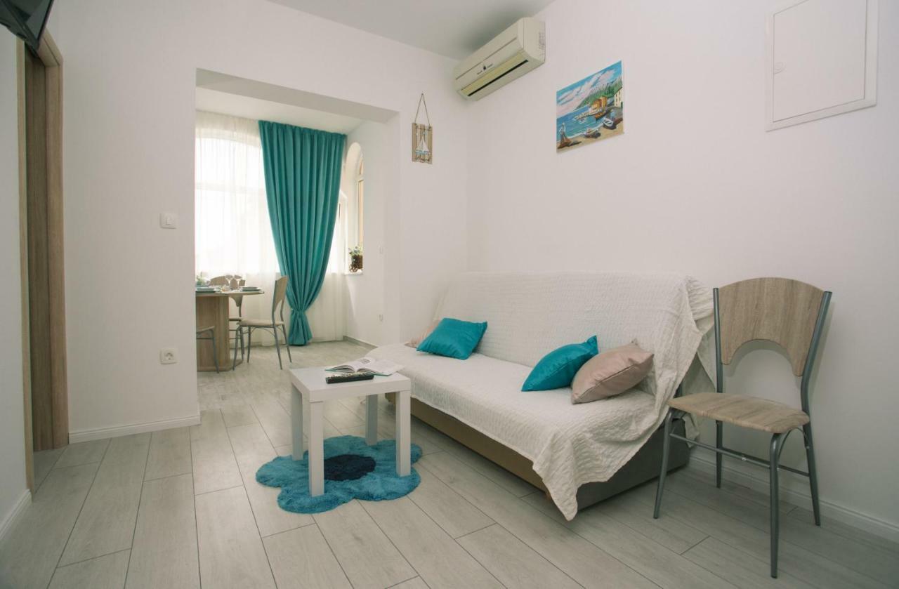 Apartments Kampanel Каштела Екстер'єр фото
