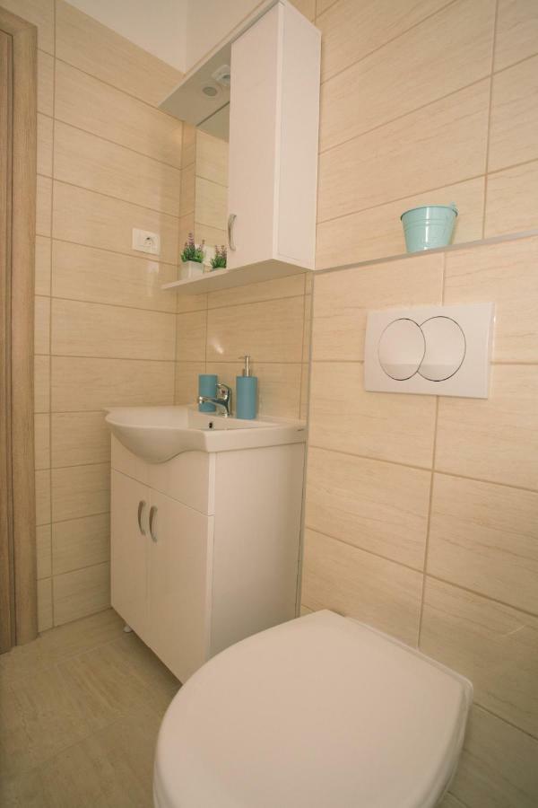Apartments Kampanel Каштела Екстер'єр фото