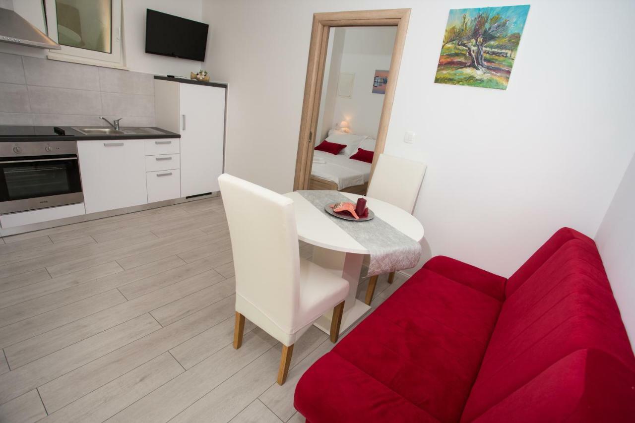 Apartments Kampanel Каштела Екстер'єр фото