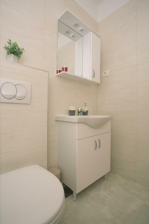 Apartments Kampanel Каштела Екстер'єр фото
