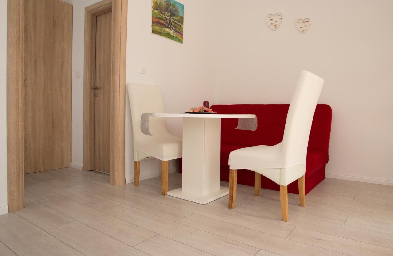 Apartments Kampanel Каштела Екстер'єр фото