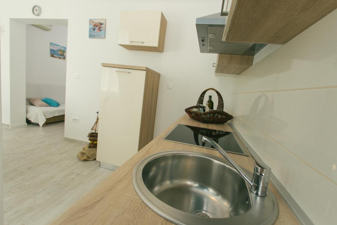 Apartments Kampanel Каштела Екстер'єр фото